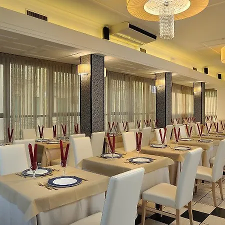 Отель Europa 3*